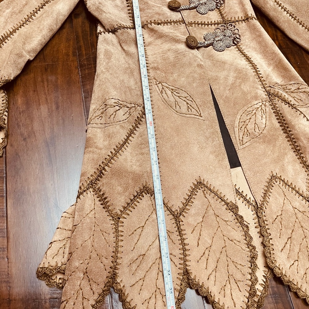 Women's Beige Suede Leather Jacket with Embroidered Detailing - Picture 8 of 15